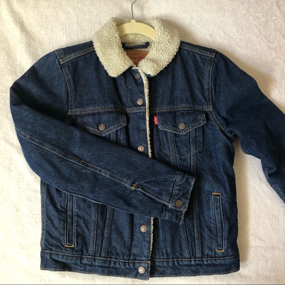 NWOT Levi’s extremely-lovable sherpa jacket! - Picture 1 of 5